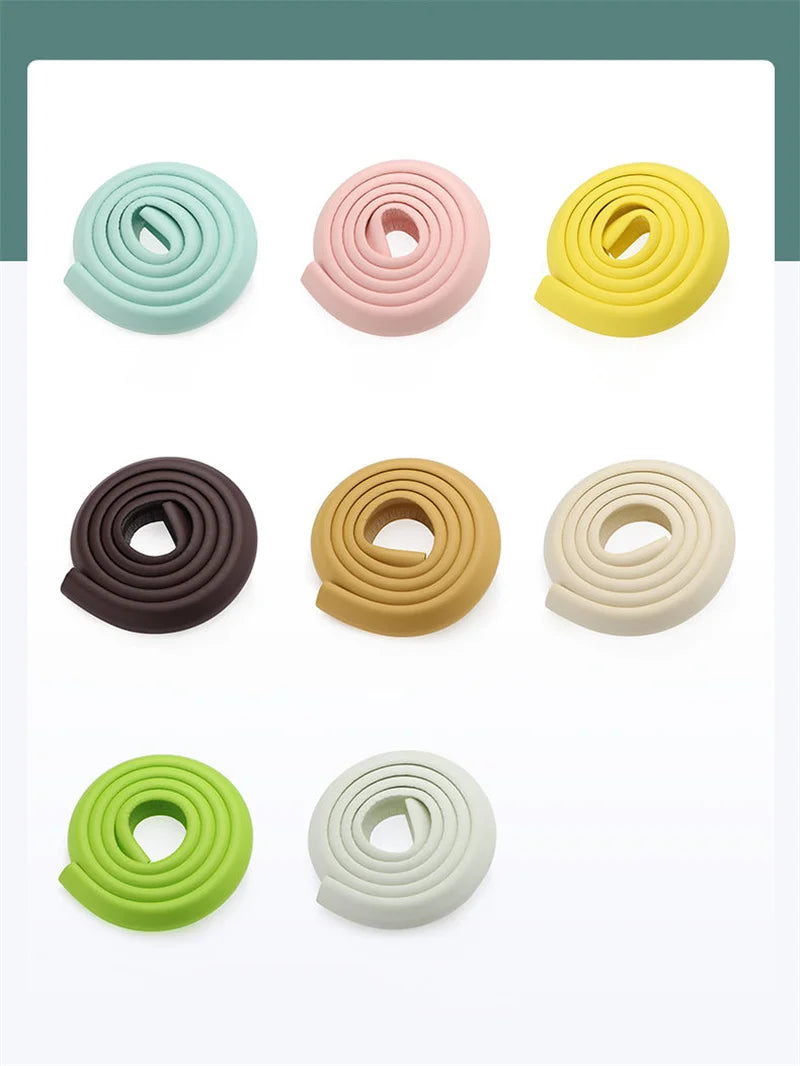Striscia di protezione paraurti per bambini. In PVC colorata con nastro biadesivo. Extra spessa per la sicurezza dei bambini.