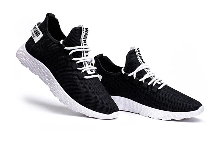 Scarpa sportiva primavera/estate da uomo, traspirante, morbida e resistente. Misura dal 39 al 47, disponibile rossa, gialla e nera.