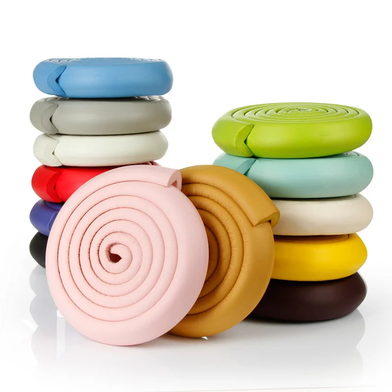Striscia di protezione paraurti per bambini. In PVC colorata con nastro biadesivo. Extra spessa per la sicurezza dei bambini.