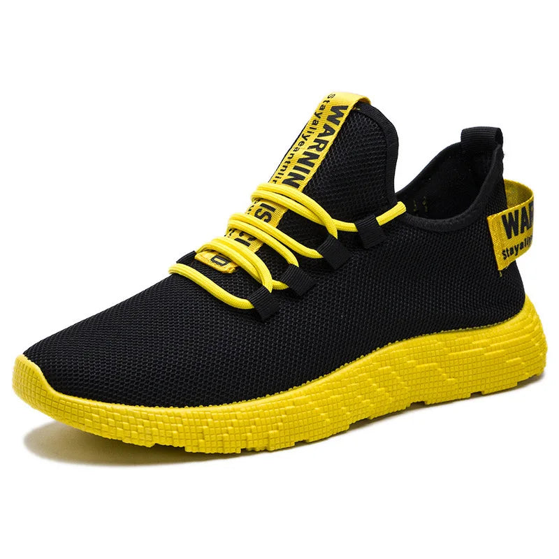 Scarpa sportiva primavera/estate da uomo, traspirante, morbida e resistente. Misura dal 39 al 47, disponibile rossa, gialla e nera.