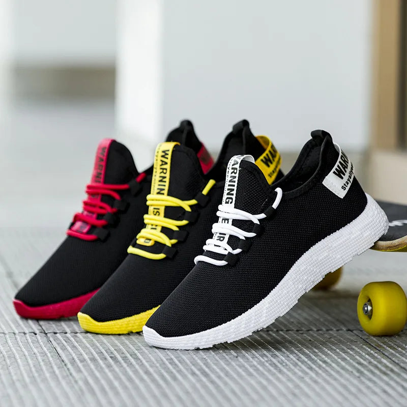 Scarpa sportiva primavera/estate da uomo, traspirante, morbida e resistente. Misura dal 39 al 47, disponibile rossa, gialla e nera.