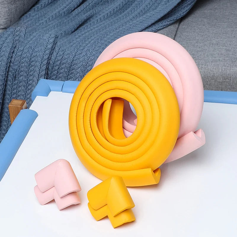 Striscia di protezione paraurti per bambini. In PVC colorata con nastro biadesivo. Extra spessa per la sicurezza dei bambini.