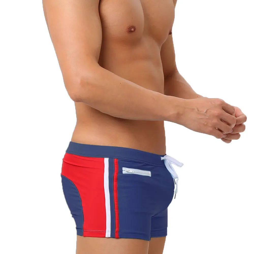 Costume Da Bagno Da Uomo Stile Boxer. Design Moderno e Colori Vivaci.