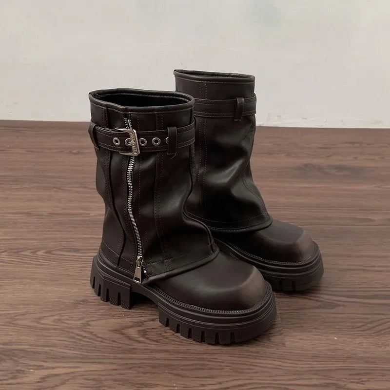 Stivaletto da donna autunno-inverno con plateau e tacco. Traspiranti, casual, leggeri. Comfort e stile ai tuoi piedi.
