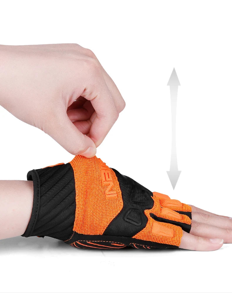 Guanti sportivi mezze dita, traspiranti, rinforzo anti shock.
