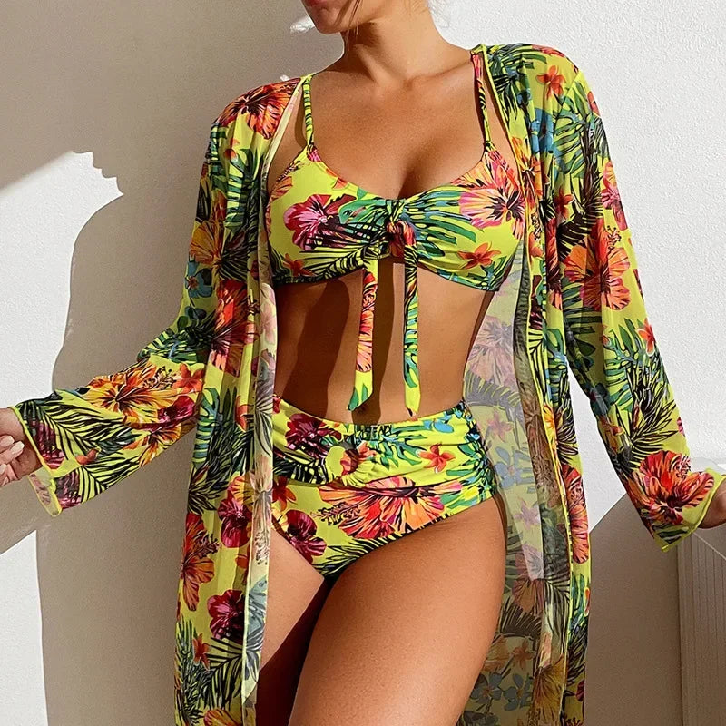 Costume Da Bagno Set 3 Pezzi: “Bichini con Vestaglia da Mare”. Vita Alta, Colori Vivaci e Linea Fresca e Moderna per Esaltare la Silhouette.
