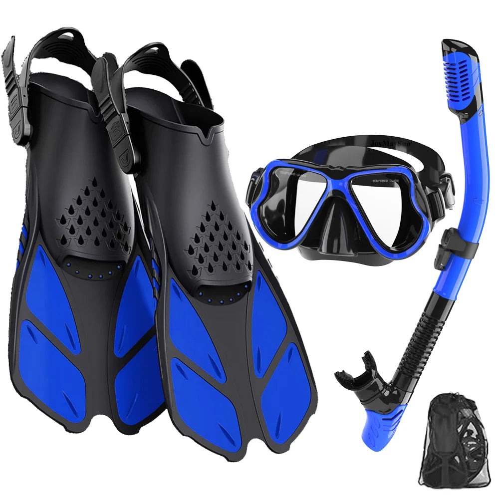 Pinne da nuoto regolabili in gomma antiscivolo. Boccaglio con valvola, maschera anti-appannamento. Kit 3 pezzi più borsa.