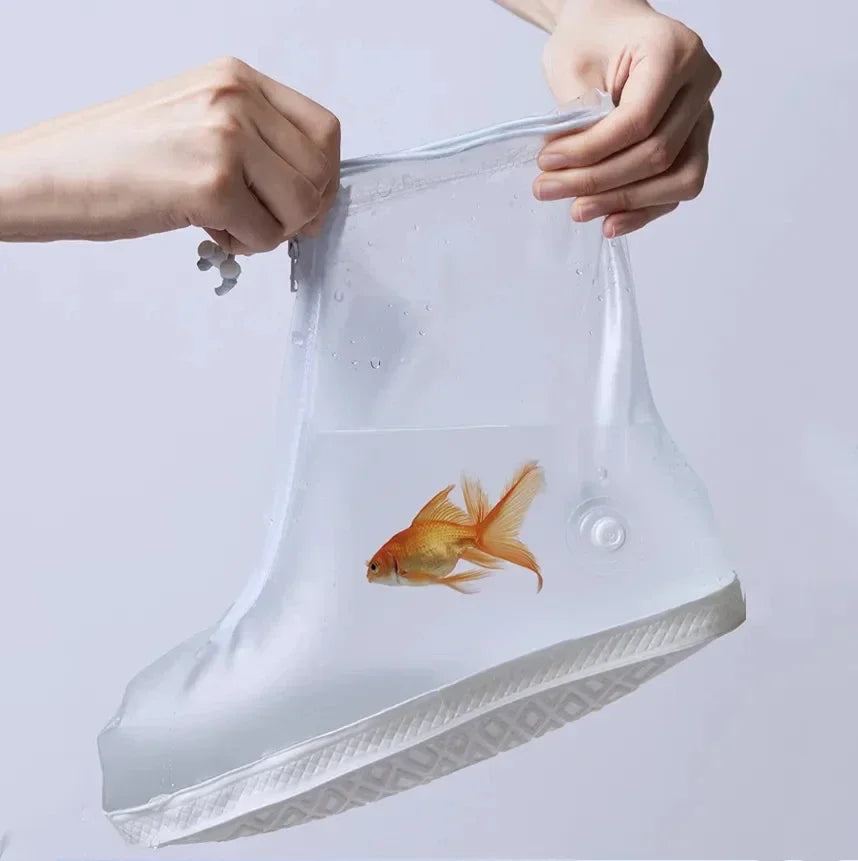 Copriscarpe Impermeabili, Antiscivolo, Riutilizzabili in gomma siliconica super elastica e resistente. Proteggi le scarpe e mantieni i piedi asciutti e caldi.