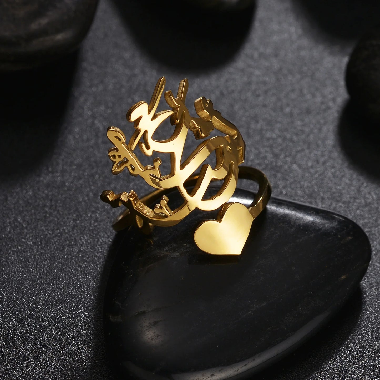 Anello Personalizzato con Nome in Arabo: Un Gioiello Unico per Te.