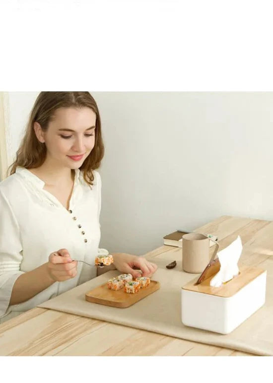 Scatola porta fazzoletti di plastica con coperchio in legno varie misure e forme.