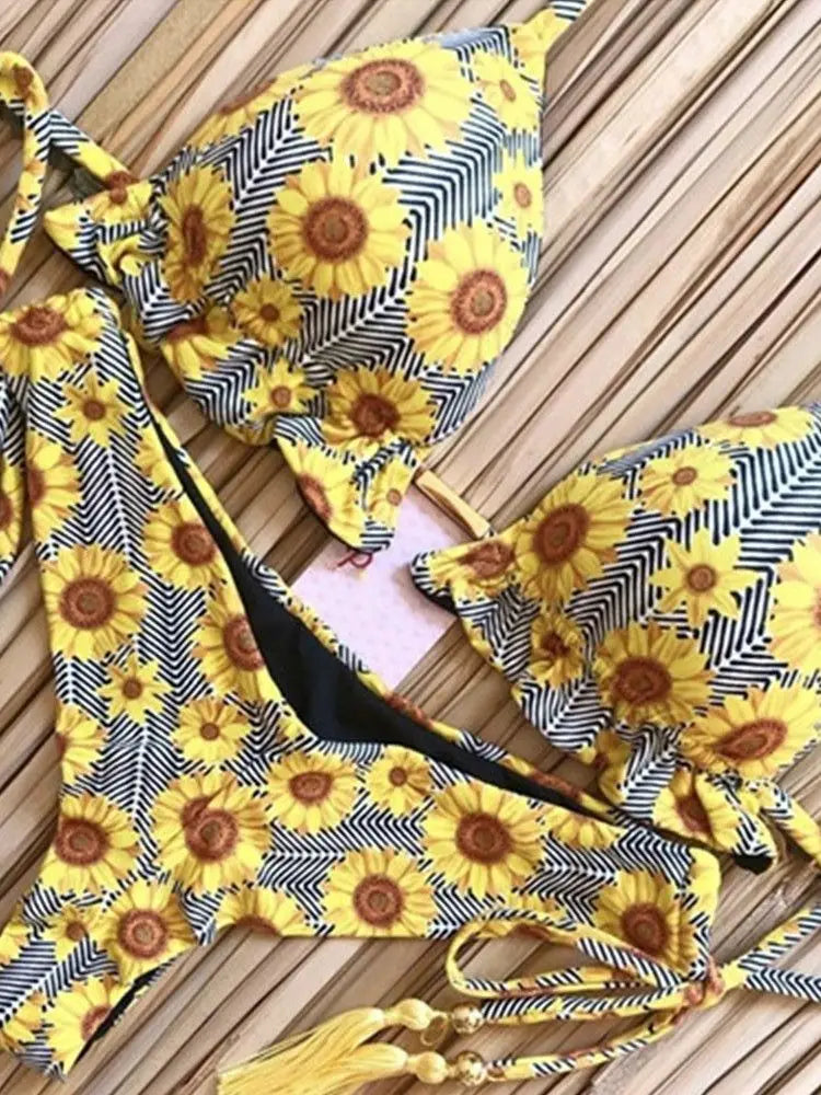 Costume Da Bagno Set 2 Pezzi: Bichini Vita Alta, dai Colori Vivaci e Design Moderno per Esaltare la Silhouette.