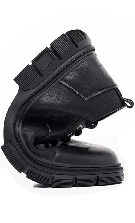 Scarpa da uomo, in pelle di alta qualità, impermeabile, traspirante, morbida e resistente.