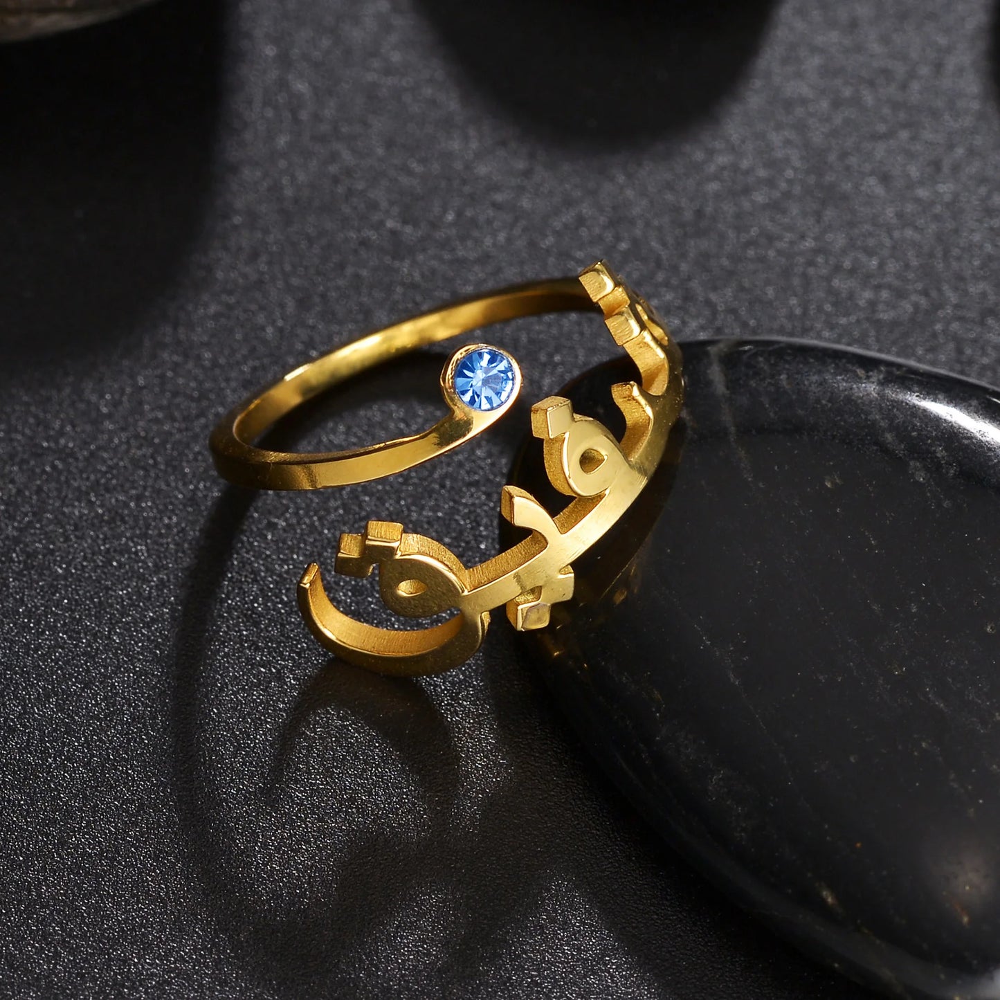 Anello Personalizzato con Nome in Arabo: Un Gioiello Unico per Te.