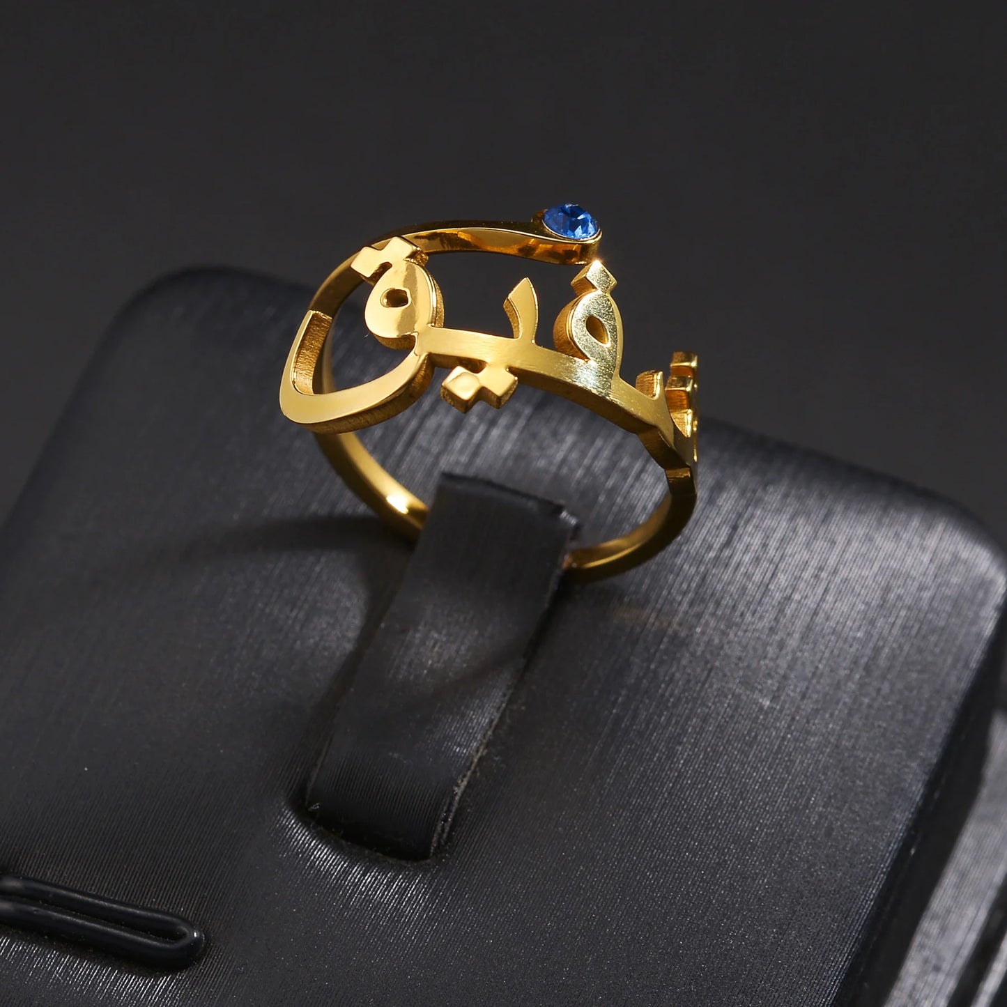 Anello Personalizzato con Nome in Arabo: Un Gioiello Unico per Te.