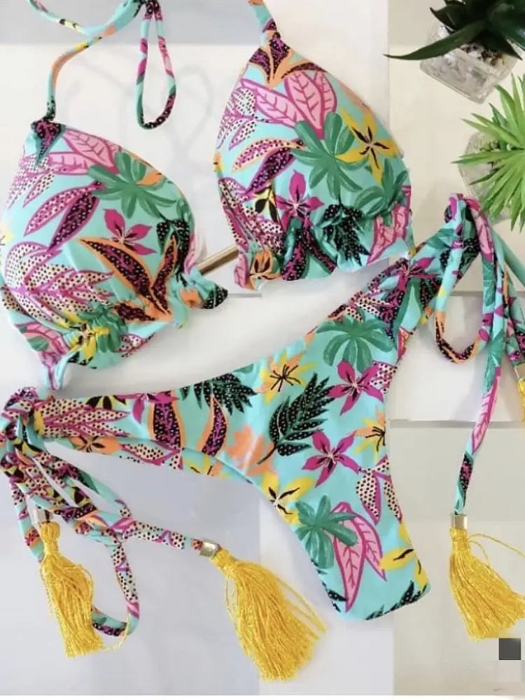 Costume Da Bagno Set 2 Pezzi: Bichini Vita Alta, dai Colori Vivaci e Design Moderno per Esaltare la Silhouette.
