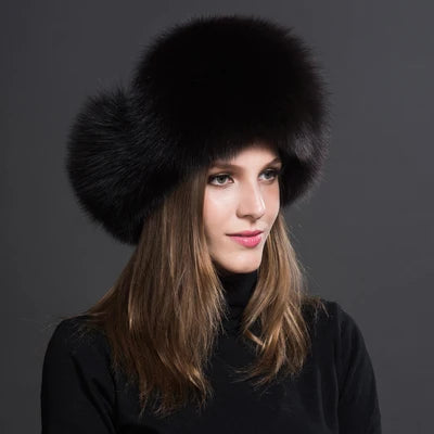 Cappello da Donna in Poliestere e Pelliccia Sintetica: Eleganza e Calore per l'Inverno.