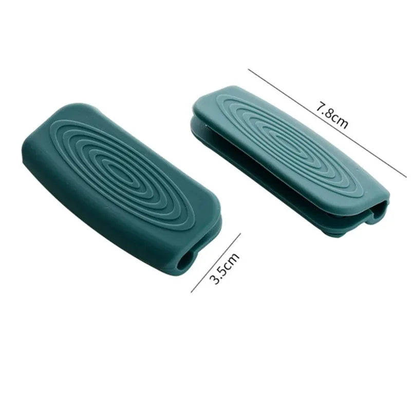 Coprimanico per pentola, per isolamento termico. In silicone antiscottatura antiscivolo.
