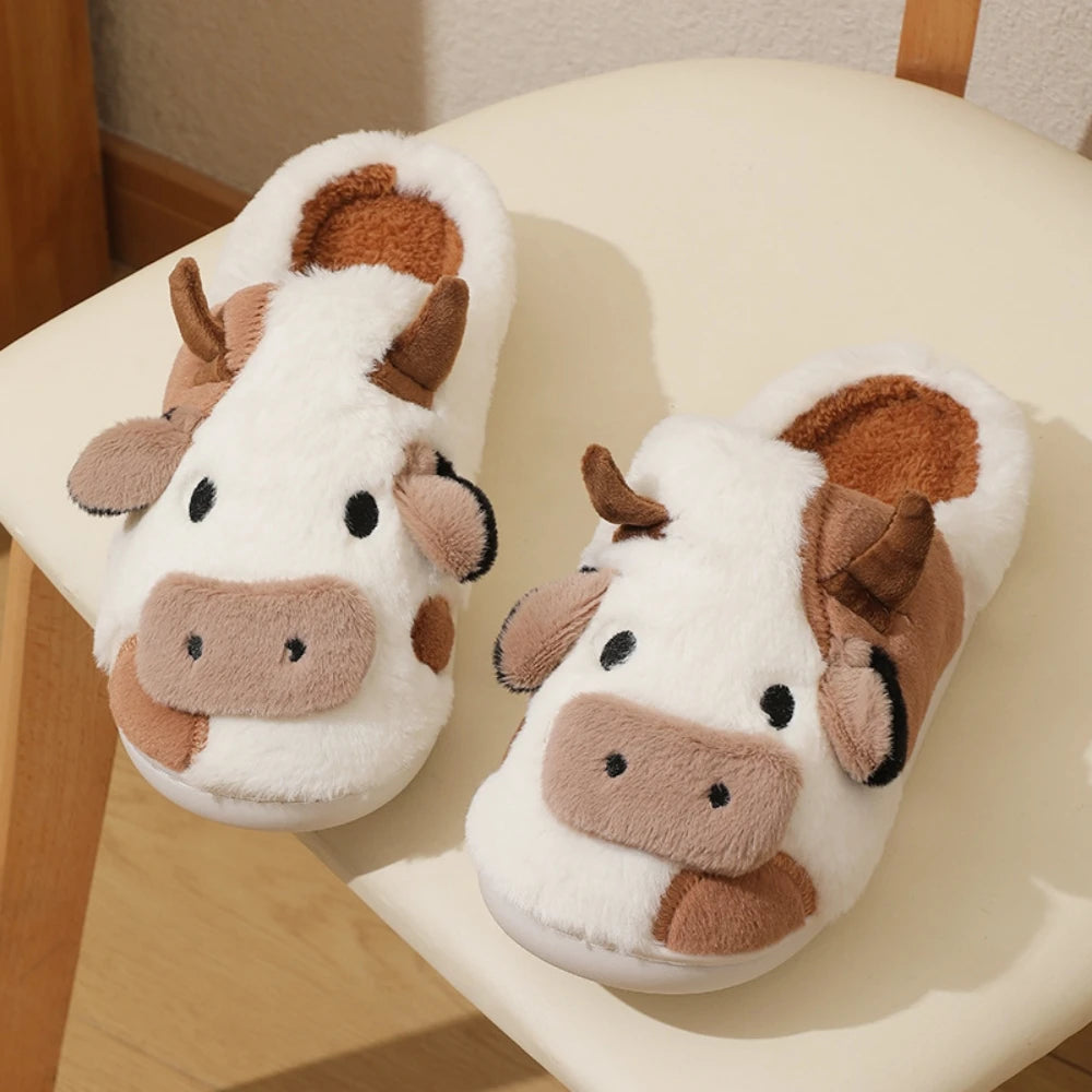 Pantofole invernali a forma di dolce mucca. Vestibilità per uomo/donna, calde, antiscivolo, leggere. Comfort e comodità a casa.