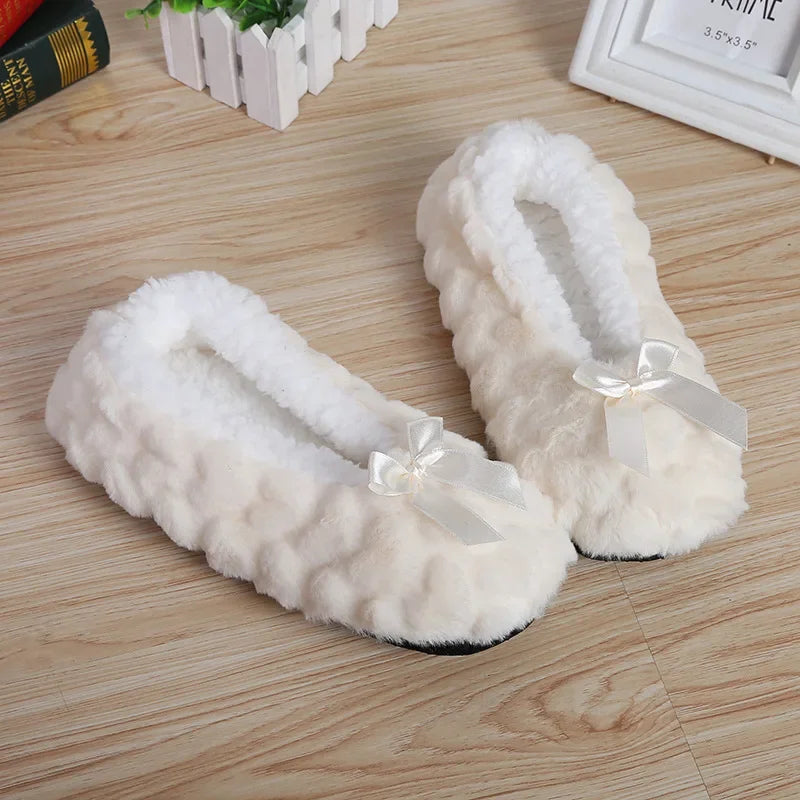 Pantofola da donna invernale. Pantofole dalla forma simpatica, morbide, calde, antiscivolo.