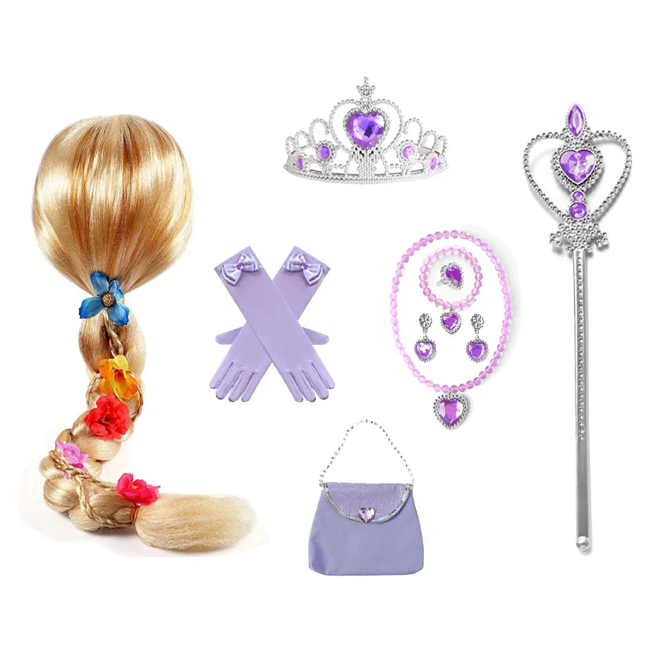 Carnevale, festa . Accessori per abito da principessa. Parrucca, corona, guanti ed altri accessori per outfit da principessa.