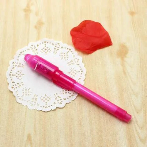 Penna Magica UV: 4 Colori di Inchiostro Invisibile che Appaiono con la Luce Luminosa UV Inclusa.