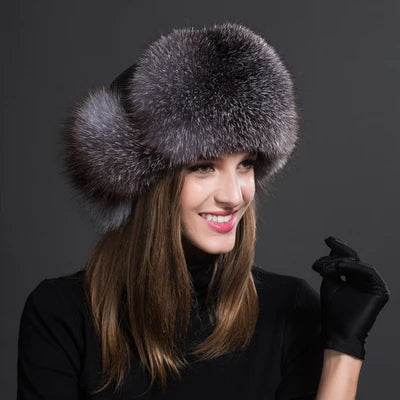 Cappello da Donna in Poliestere e Pelliccia Sintetica: Eleganza e Calore per l'Inverno.