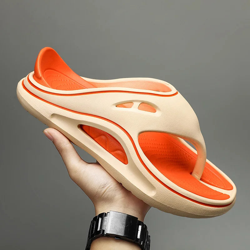 Ciabatte estive infradito per uomo. Scelta ideale per chi cerca comfort, leggerezza e praticità.
