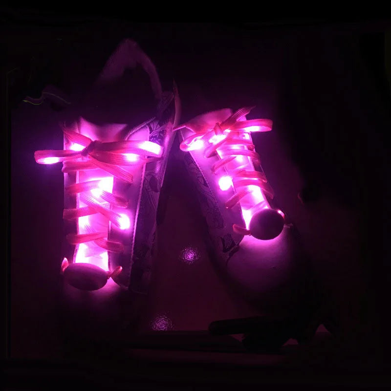 "Lacci Luminosi al LED per Scarpe: Colori Vivaci per un Tocco di Stile e Visibilità"
