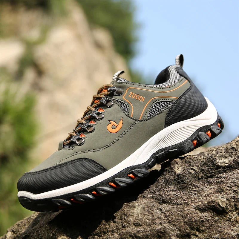 Scarpa da ginnastica uomo, casual, traspirante, morbida. Misure dal 39-48 e colori a scelta.