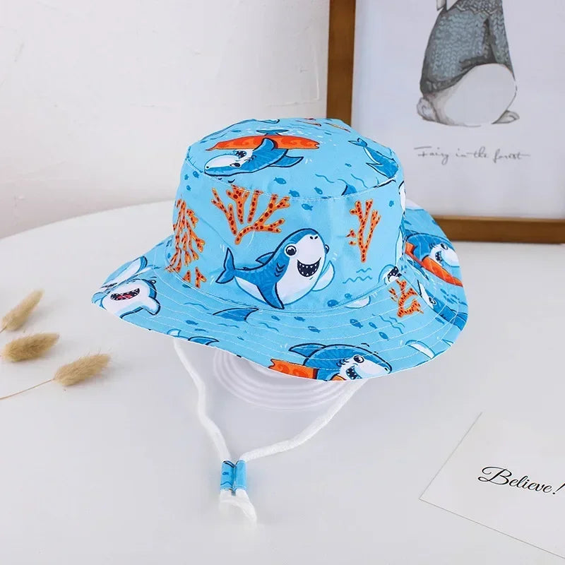 Cappello primavera/estate per bambino/a con immagini colorate. Protezione a 360° in cotone traspirante.