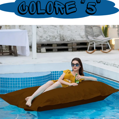 Pouf “galleggiante” impermeabile per interno ed esterno. Utilizzabile in piscina e al mare.