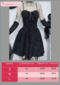 Abito da donna. Selezione di abiti in diverso stile vittoriano, gotico, con merletti in pizzo. Ideale come costume per carnevale, cosplay, feste.