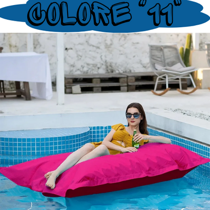 Pouf “galleggiante” impermeabile per interno ed esterno. Utilizzabile in piscina e al mare.