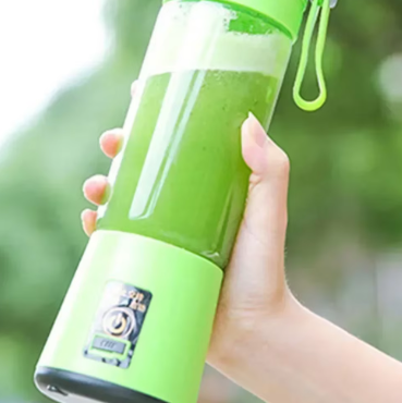 Spremiagrumi multifunzione elettrico portatile da 380 ml Home USB ricaricabile. Frullatore a bottiglia sportiva.  Creatore di Succo e  Frappè.
