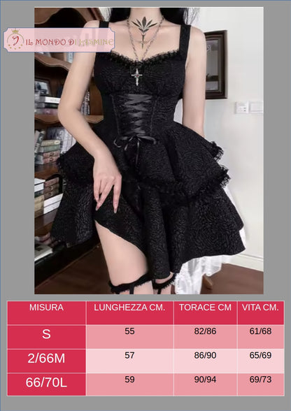 Abito da donna. Selezione di abiti in diverso stile vittoriano, gotico, con merletti in pizzo. Ideale come costume per carnevale, cosplay, feste.
