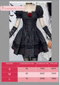 Abito da donna. Selezione di abiti in diverso stile vittoriano, gotico, con merletti in pizzo. Ideale come costume per carnevale, cosplay, feste.