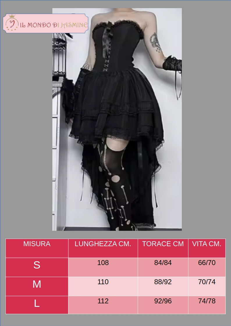 Abito da donna. Selezione di abiti in diverso stile vittoriano, gotico, con merletti in pizzo. Ideale come costume per carnevale, cosplay, feste.