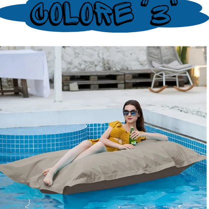 Pouf “galleggiante” impermeabile per interno ed esterno. Utilizzabile in piscina e al mare.
