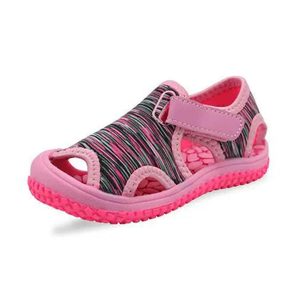 Sandali estivi per bambino/a con chiusura a strappo. Comfort, leggerezza e praticità.