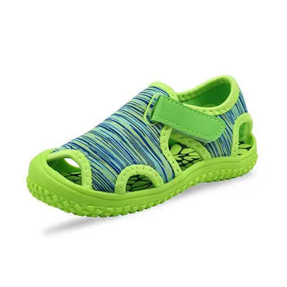 Sandali estivi per bambino/a con chiusura a strappo. Comfort, leggerezza e praticità.