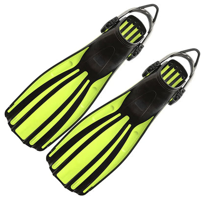 Pinne da nuoto in gomma antiscivolo. Pala corta, fibbie regolabili a molla in acciaio inossidabile, flessibili,  comode e performanti.