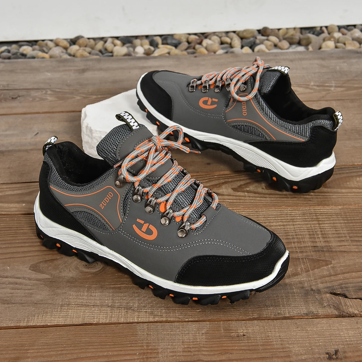 Scarpa sportiva casual, primavera/autunno, traspirante, resistente, morbida. Misura dal 39 al 48, disponibile in 3 colori.