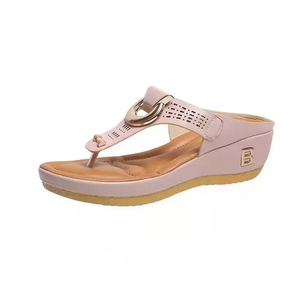 Ciabatte estive infradito da donna. Scelta ideale per chi cerca comfort, leggerezza e praticità.