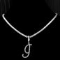 Collana girocollo a maglie in lega di zinco e ciondolo a forma di lettera alfabeto (a scelta).