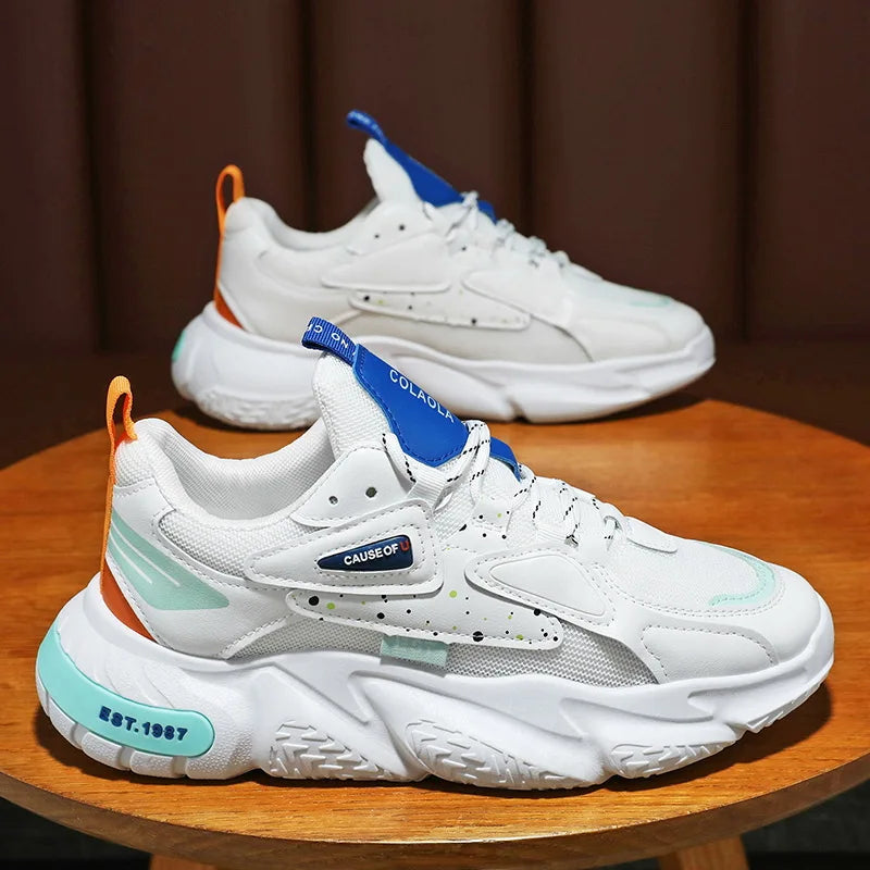Scarpa sportiva primavera/autunno, traspirante, morbida e resistente. Misura dal 39 al 44, disponibile in più versioni e colori.