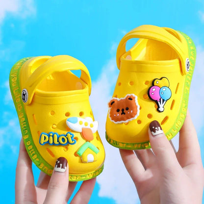 Ciabatte estive per bambino/a, con immagini. Antiscivolo e ideale per comfort, leggerezza e praticità.