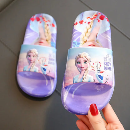 Ciabatte estive per bambine, con immagini 3D cartoni animati "Frozen". Antiscivolo, scelta ideale per comfort, leggerezza e praticità.