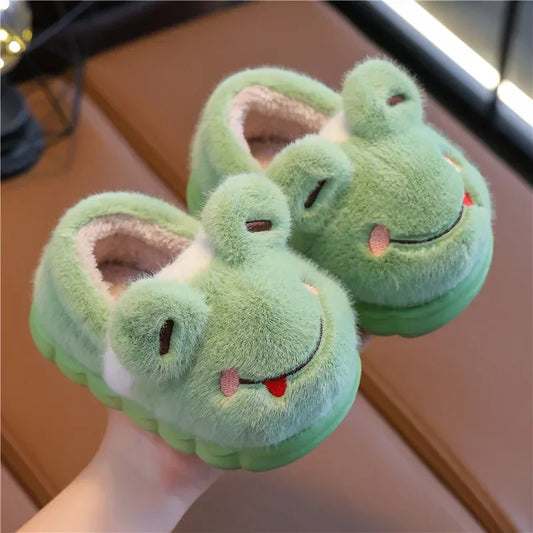 Pantofole in cotone a forma di animali dei cartoni animati. Comode, in caldo peluche, con suola morbida antiscivolo.