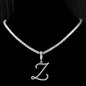 Collana girocollo a maglie in lega di zinco e ciondolo a forma di lettera alfabeto (a scelta).