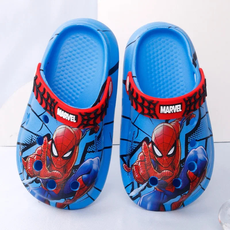 Ciabatte estive per bambino/a, con immagini 3D Spider-Man". Scelta ideale per comfort, leggerezza e praticità.